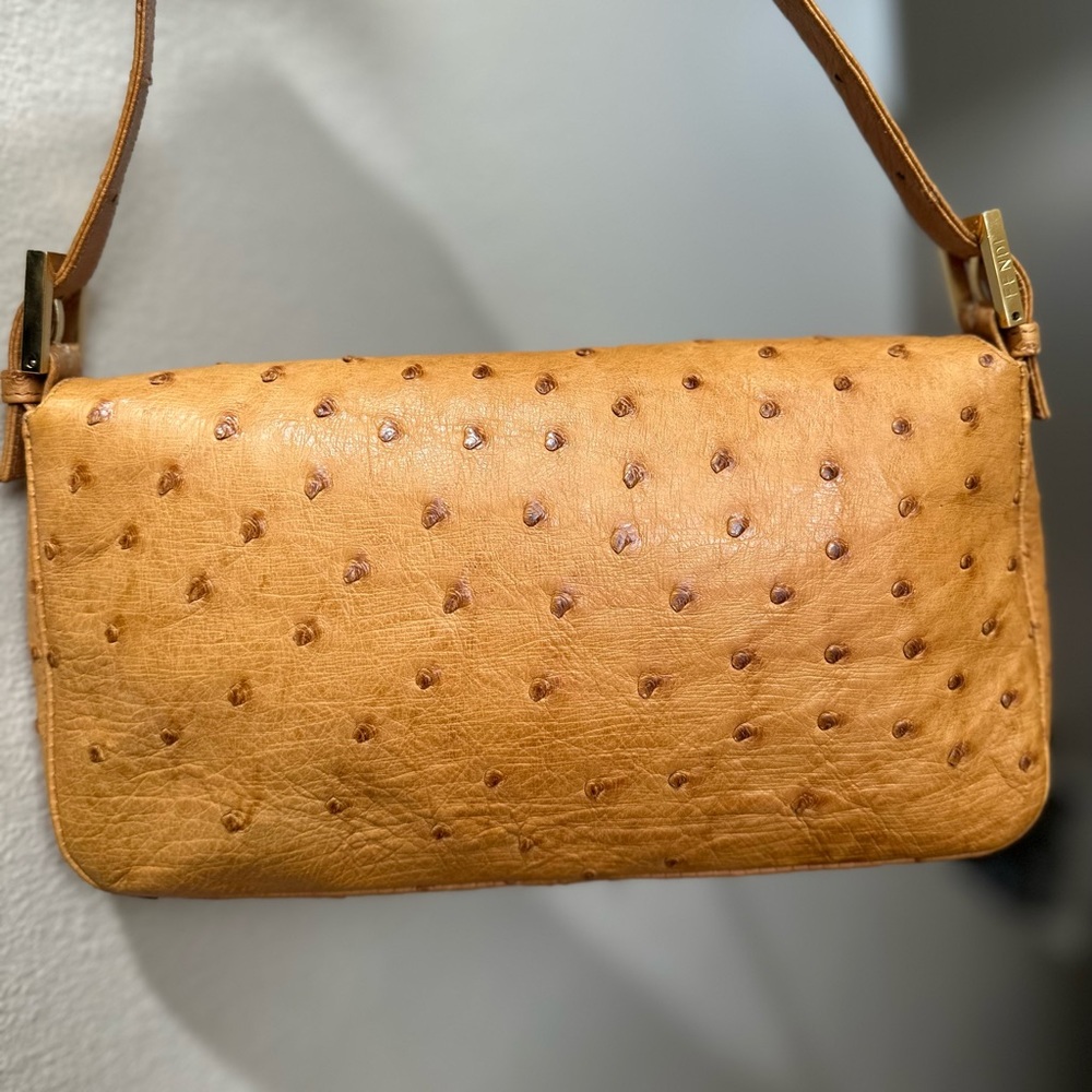 SOLD Fendi Baguette Ostrich Brown - Picture 6 of 17